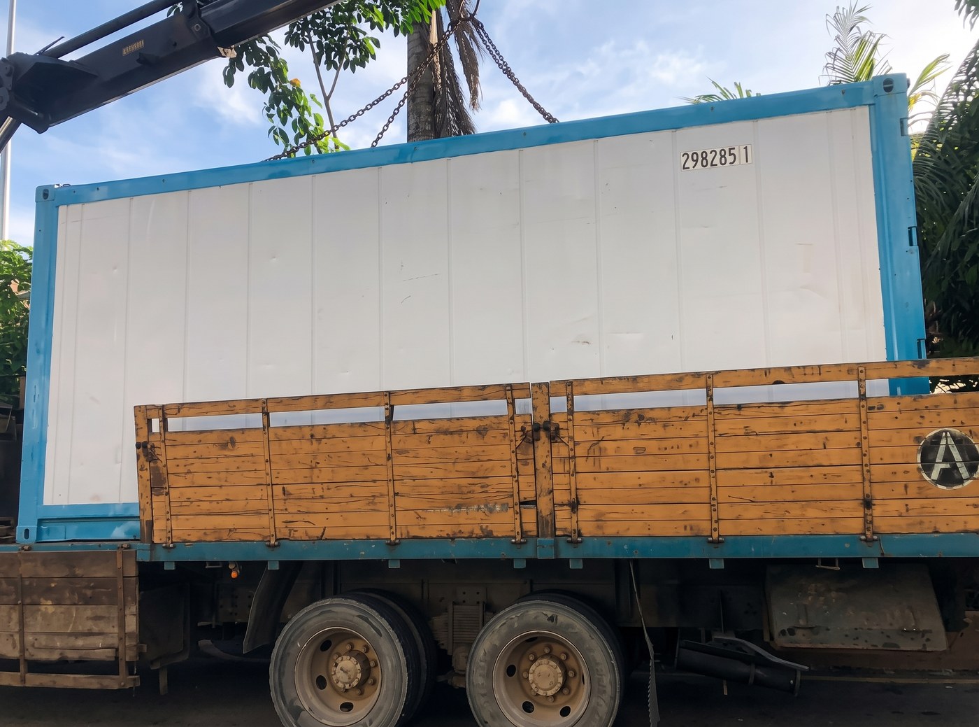 Armada Lori Bertutup dan Trak Sejuk Beku DSS